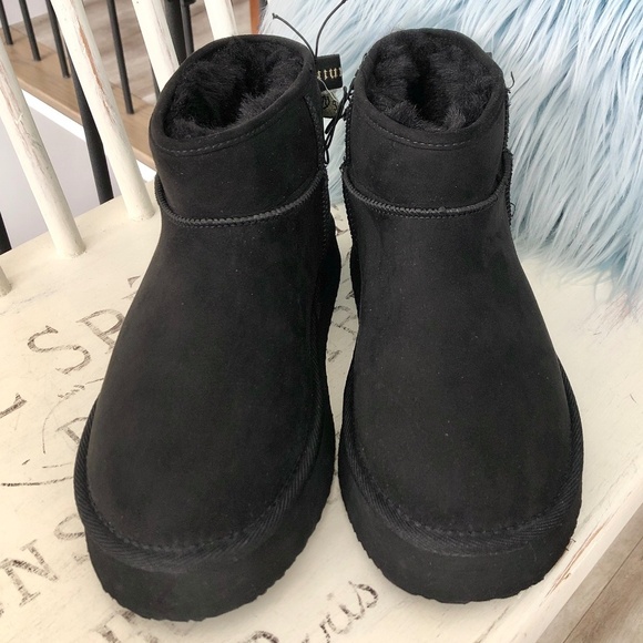 Juicy Couture, Womens Olden Mini Platform Faux Suede Boots, Pull On, Size 9, NEW - Picture 2 of 16